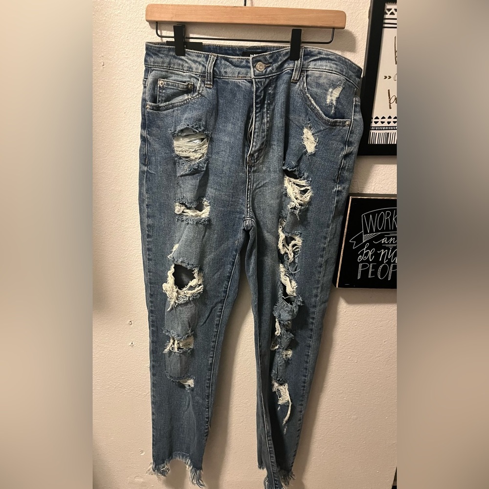 NWT Distressed denim size 13